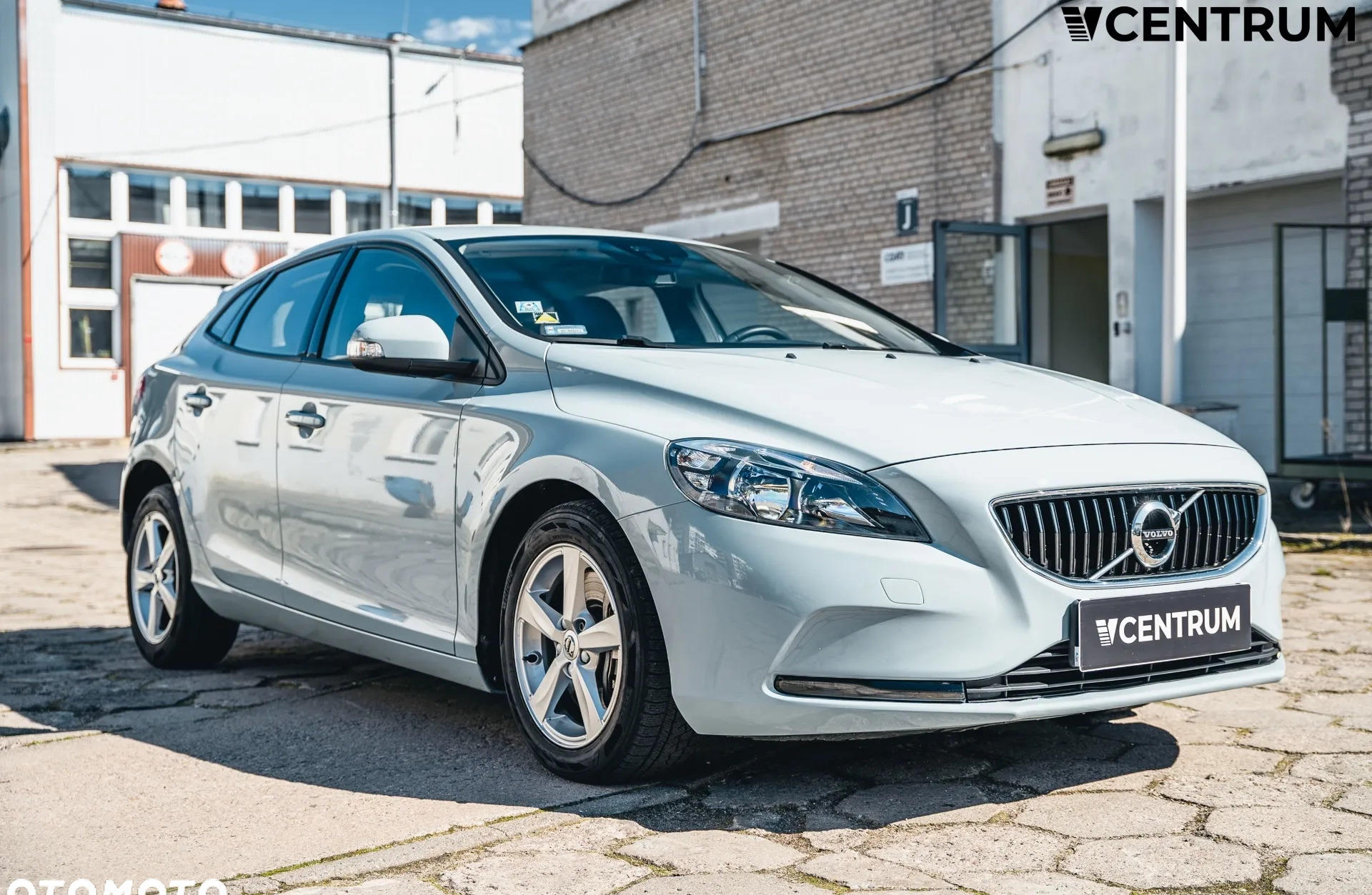 Volvo V40 cena 82900 przebieg: 70400, rok produkcji 2018 z Mikstat małe 92